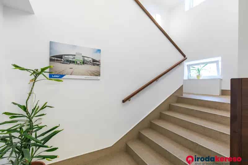 Budafoki Irodaház és Raktár Kiadó 1700m2 + 600m2