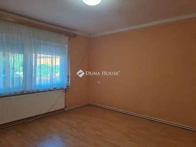Tégla kocka ház eladó Jászberényben - 91 nm - felújított