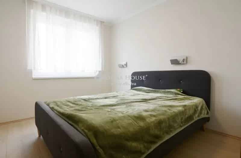 Kecskemét Belváros 63 nm-es Bútorozott Lakás Garázzsal