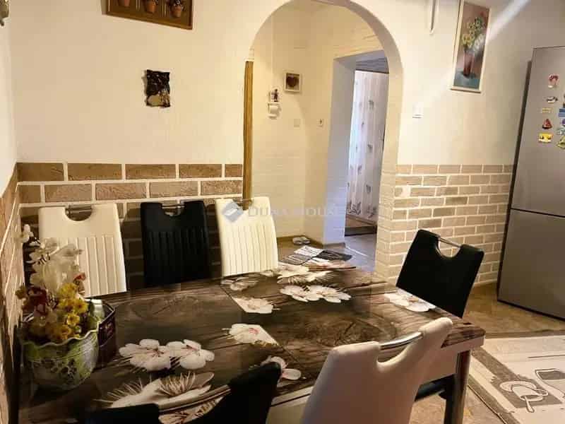 Bugyi - 3 szobás felújított családi ház 717 m2-es telken