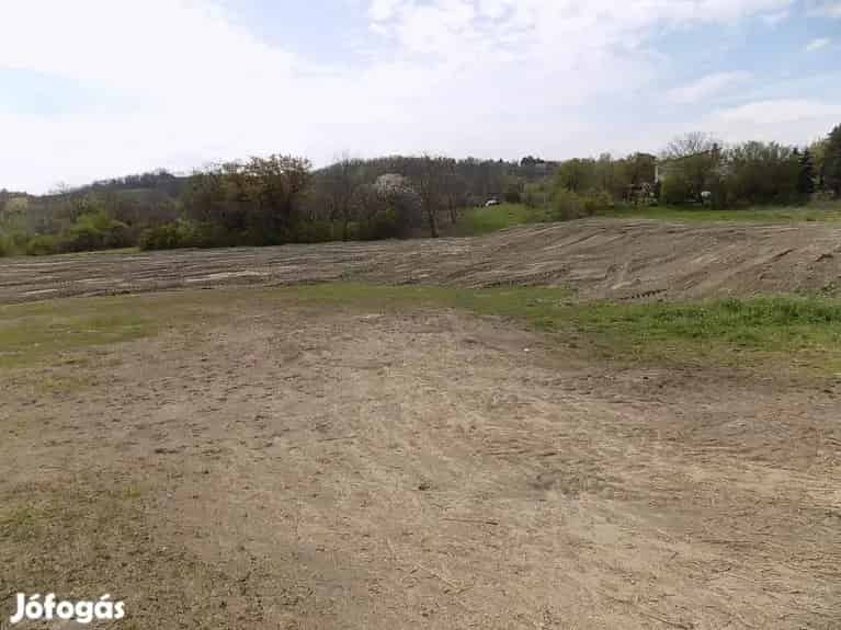 Telek eladó Pázmándfaluban Győrtől 18 km-re