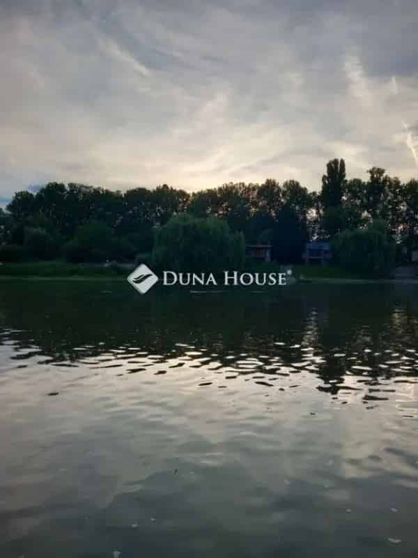 Lupa-sziget dupla telek 842nm téglaház vízpart