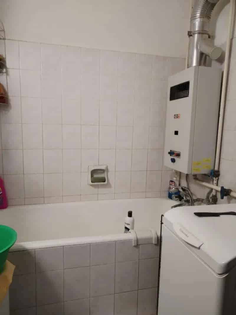 Salgó úti 2 szobás erkélyes tégla lakás eladó