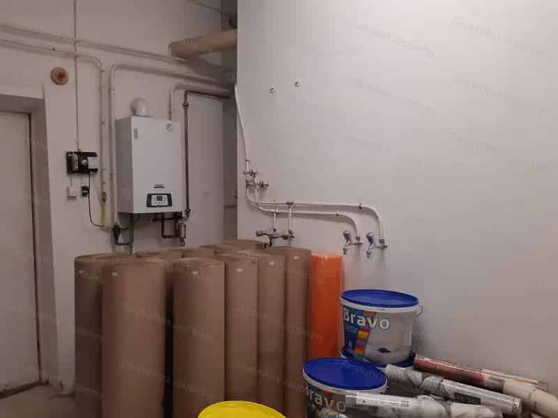 Heves központjában eladó 278 m2-es festéküzlet