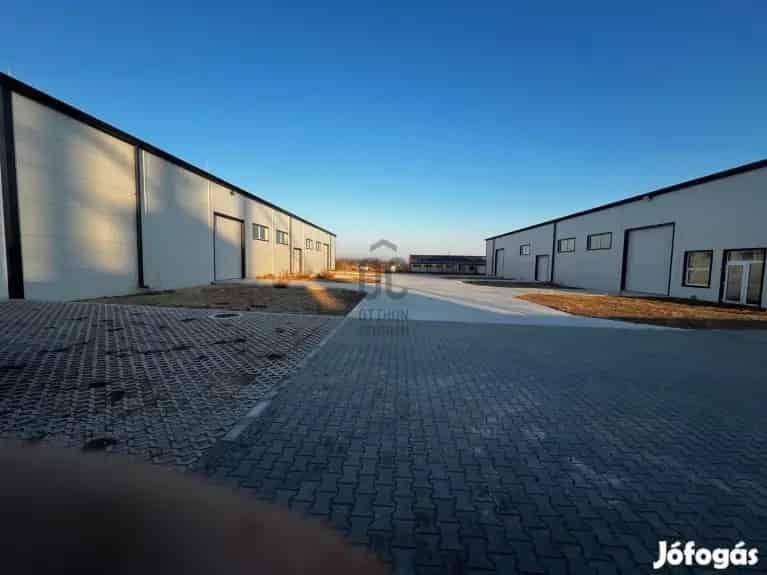 Ságvári raktárcsarnokok eladók - 2x1000nm