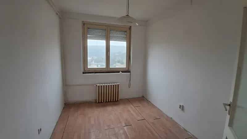 Felujítandó 61 nm-es lakás Salgótarjánban