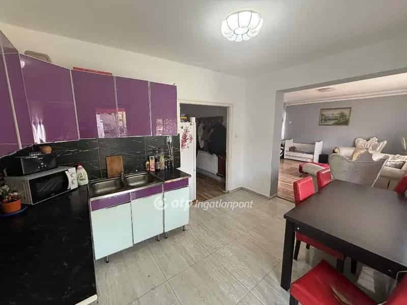 150m2 3 szoba + nappali családi ház garázzsal és 1393m2-es telken