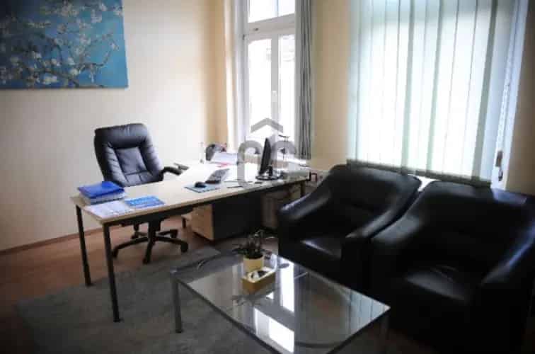 Budapest III kerületi kiadó irodahaz 1206 m2 UZ011574