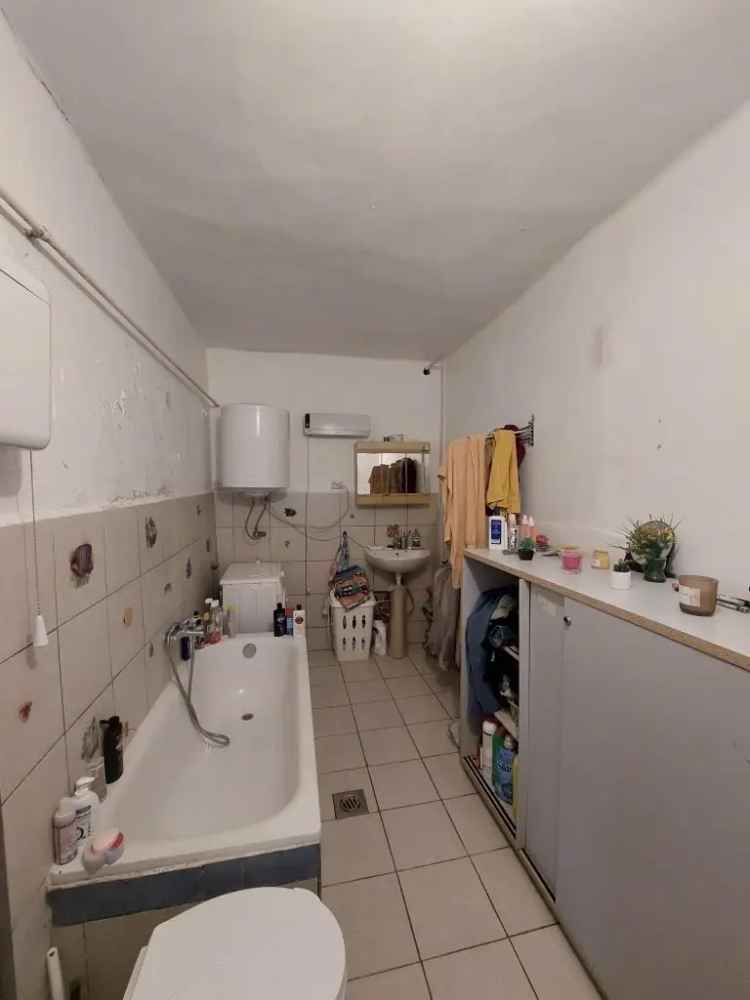 70m2-es 2 5 szobas csaldi haz Adonyban