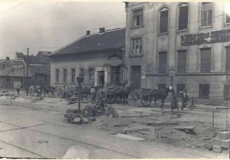 266 nm Telek Bontó Házzal 100-80 Beépíthetőség Kereskedelmi Célra