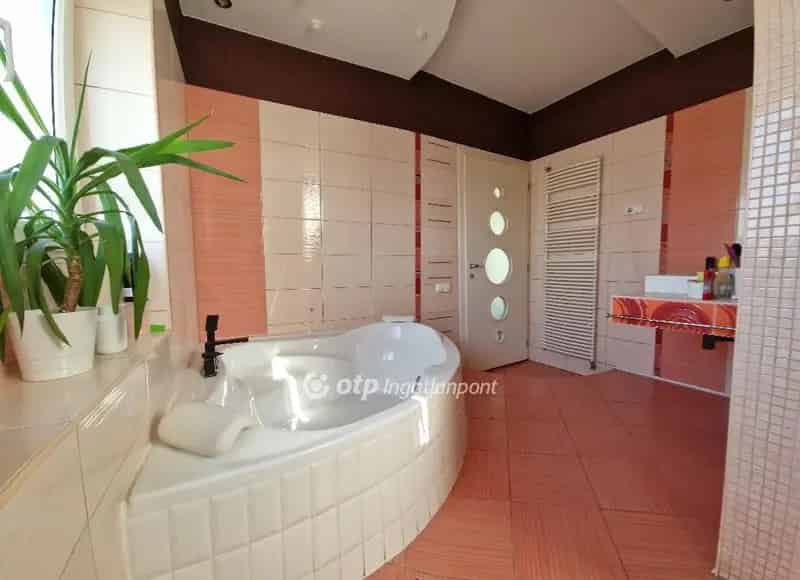 Ház Kiadó , Ceglédi járás, Közép-Magyarország