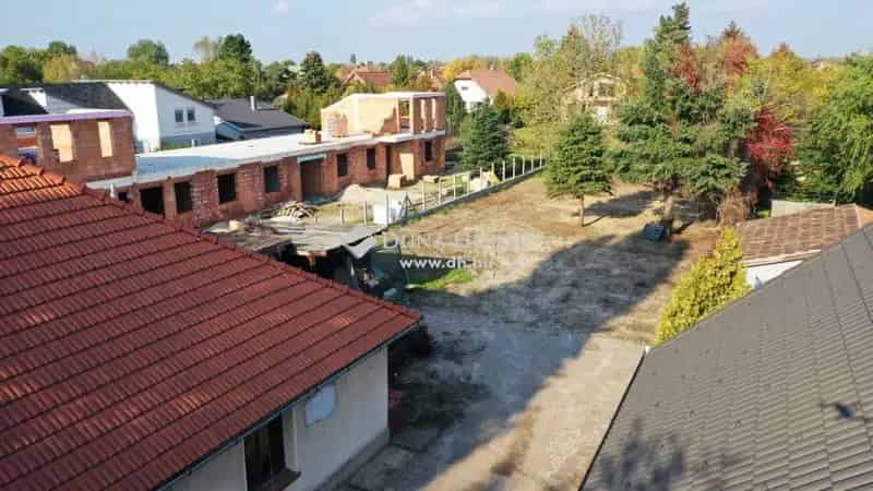 764 m2-es építési telek Vecsésen eladó