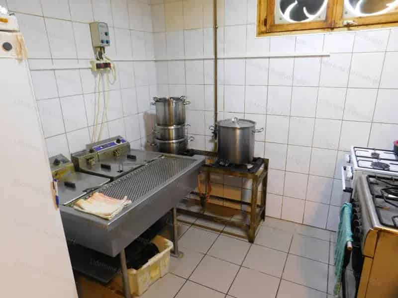 Lengyeltóti Vendéglátó Egység Lakással Eladó