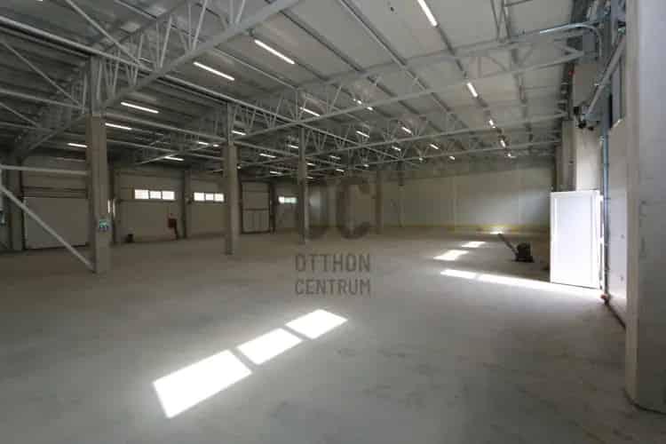 Gödön kiadó 750 m2-es ipari csarnok