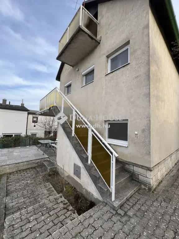Hangulatos Balatonalmádi Nyaraló Eladó