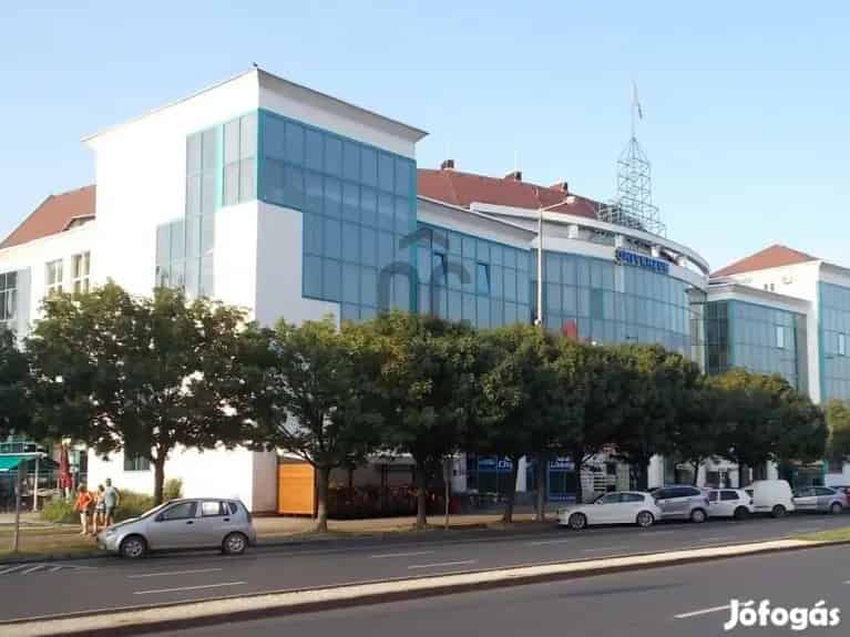 Nyíregyháza Belvárosi Iroda Eladó - Felújított Üzleti Ingatlan