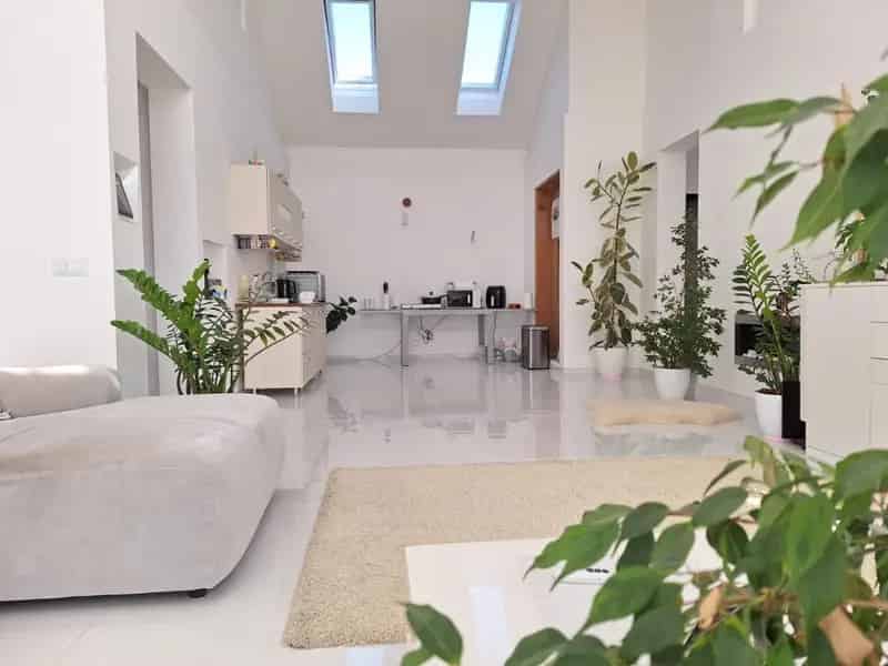 Okos ház eladó Nagyvázsonyban - 3 szoba, kandalló, 1032m2 kert