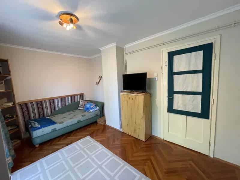 180 m2-es 4 hálószobás családi ház Ráckevén