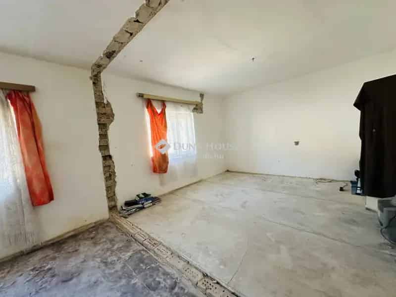 61 m2-es tégla ház Leányváron részben felújítva
