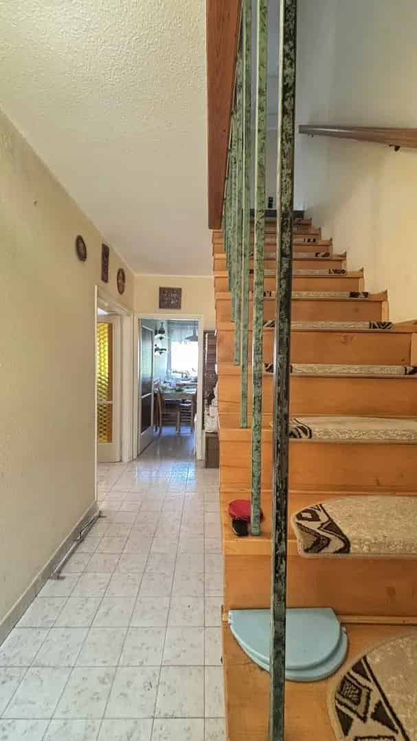 Siófoki családi ház eladó - 7 szoba, 3 fürdő, garázs, kert