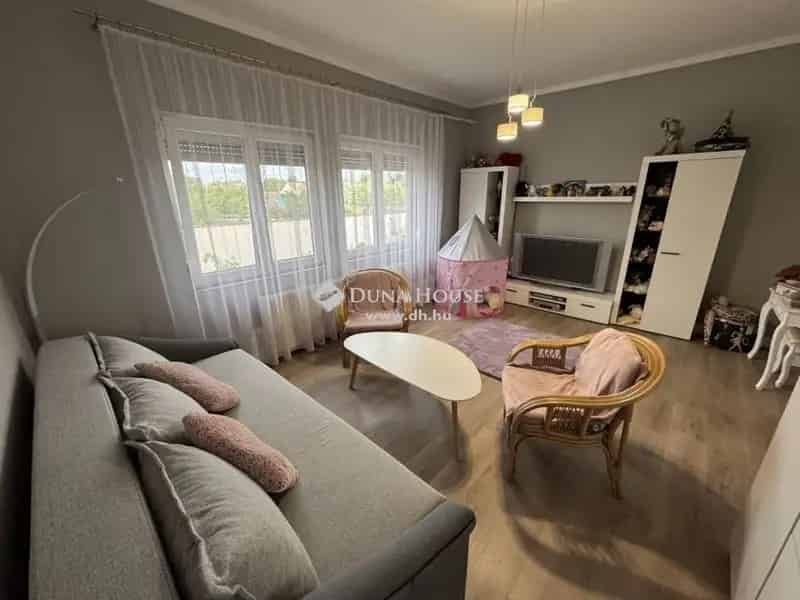 Tököl - 224m2-es családi ház eladó - 2 külön bejáratú - nagycsaládosoknak