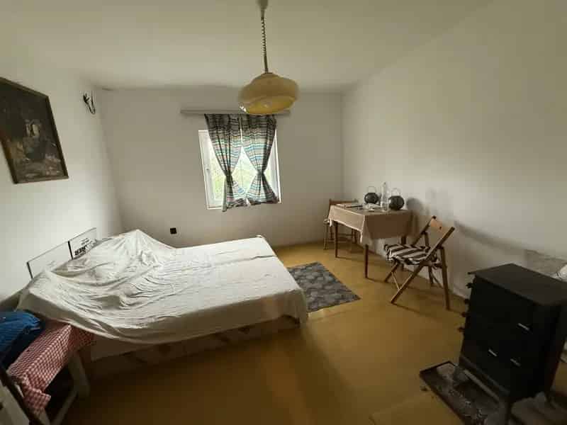Lovasberényi présház eladó panorámás telekkel
