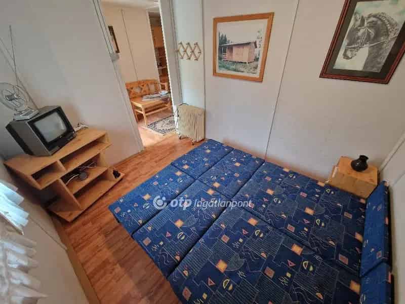 Debrecen Vekeri-tó közeli telek faházzal eladó