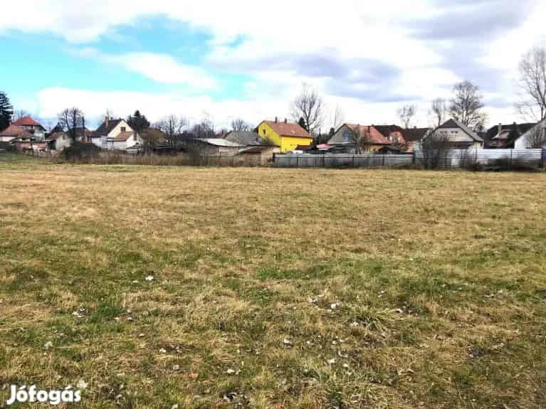 Siófoki építési telek eladó - 666 m2 - Kiliti