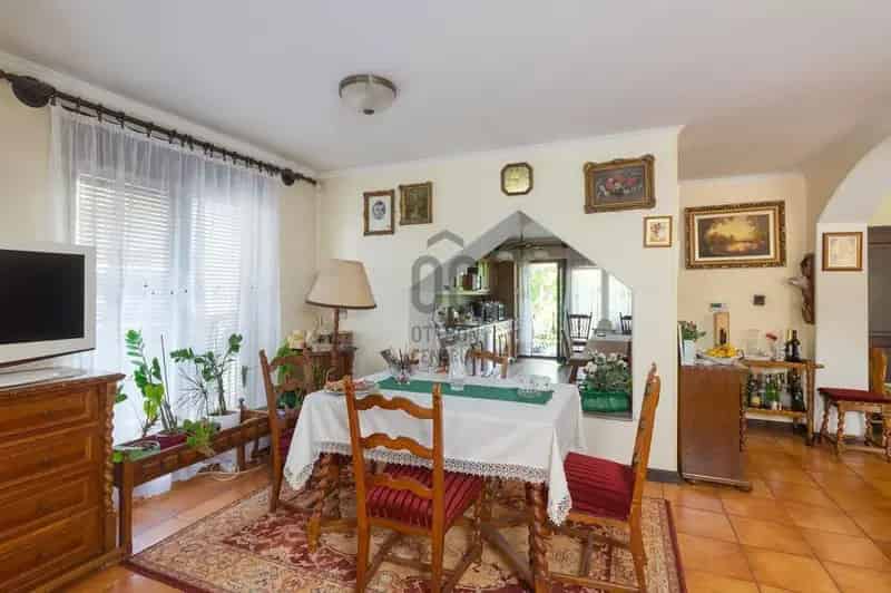 180 nm-es családi ház Budapest 16 kerületben