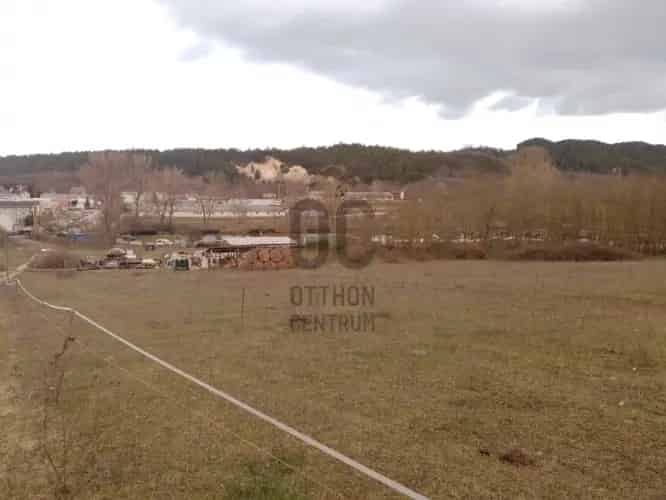 Piliscsabai mezőgazdasági ingatlan eladó 1058 nm