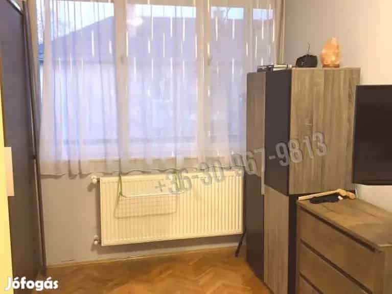 Békéscsaba Belváros 64 nm-es 3 szobás felújított lakás eladó