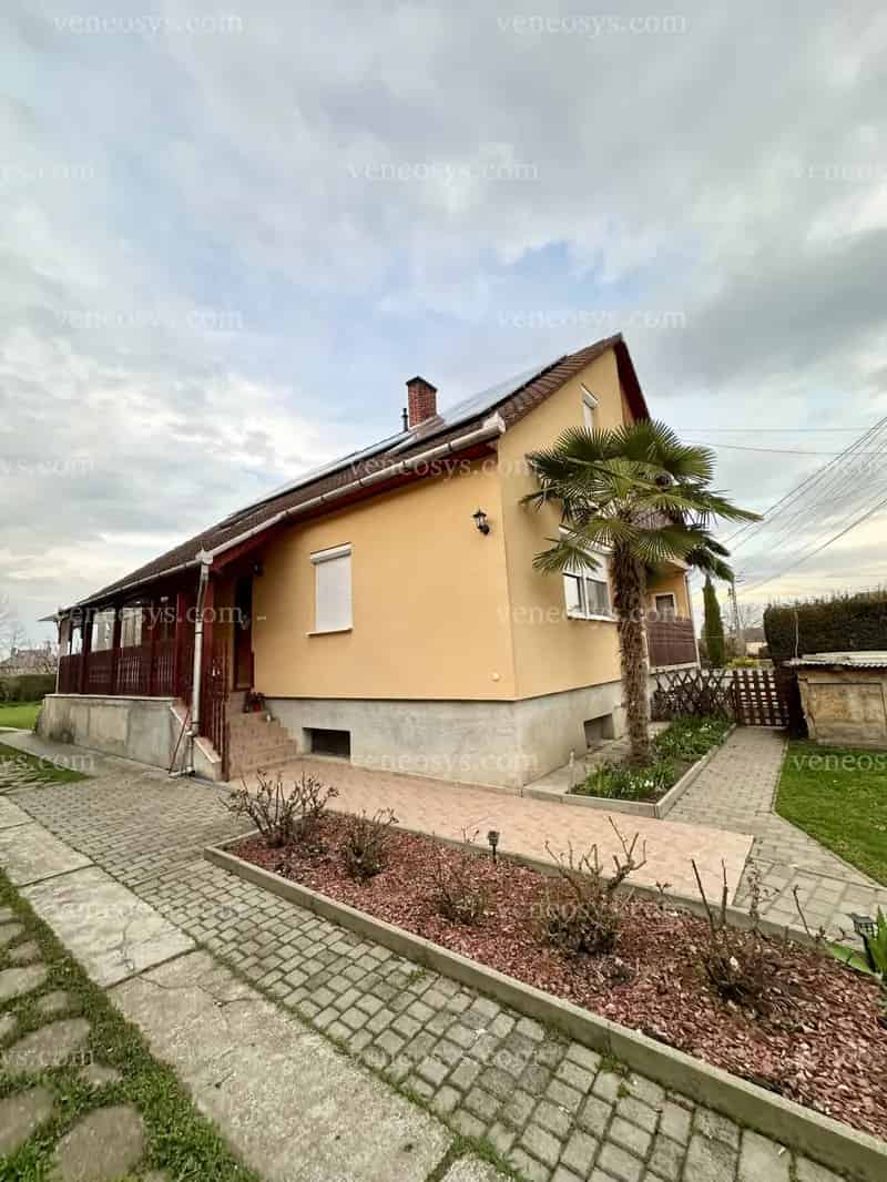 Családi ház eladó Szabadbattyánon