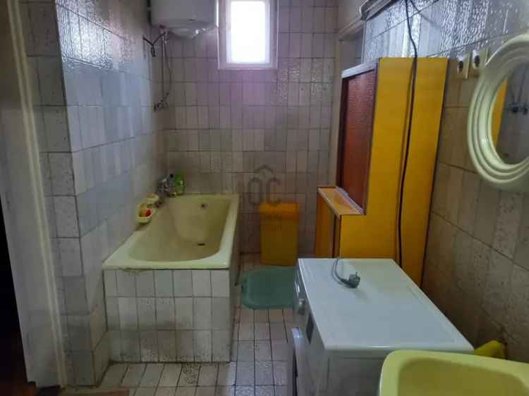 Pápai családi ház eladó - 3 szoba, garázs, terasz