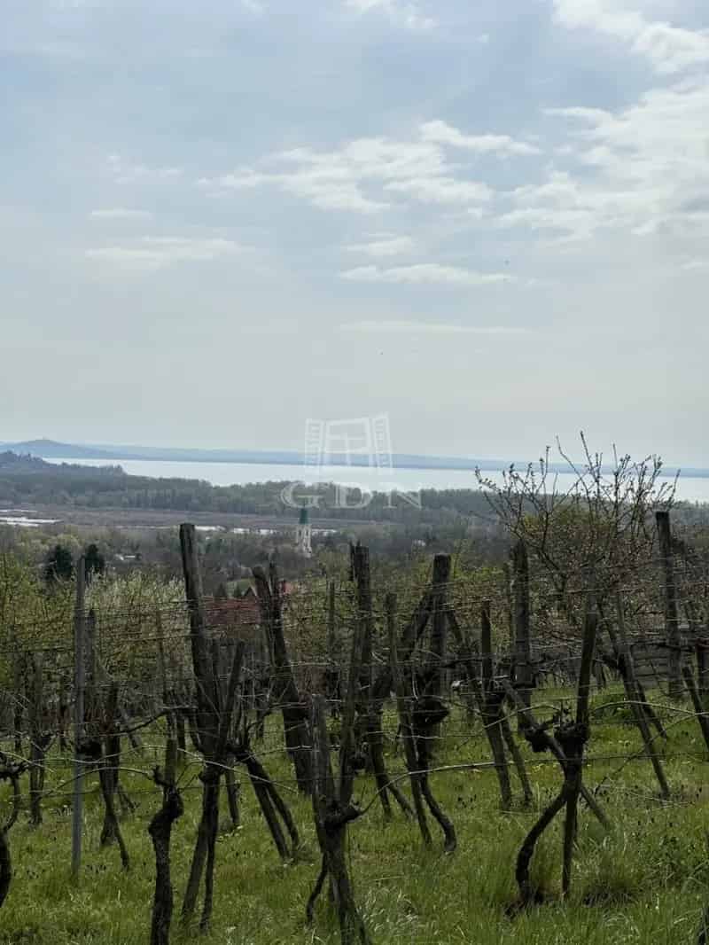 Balatonedericsi panorámás zártkert eladó 3223 nm