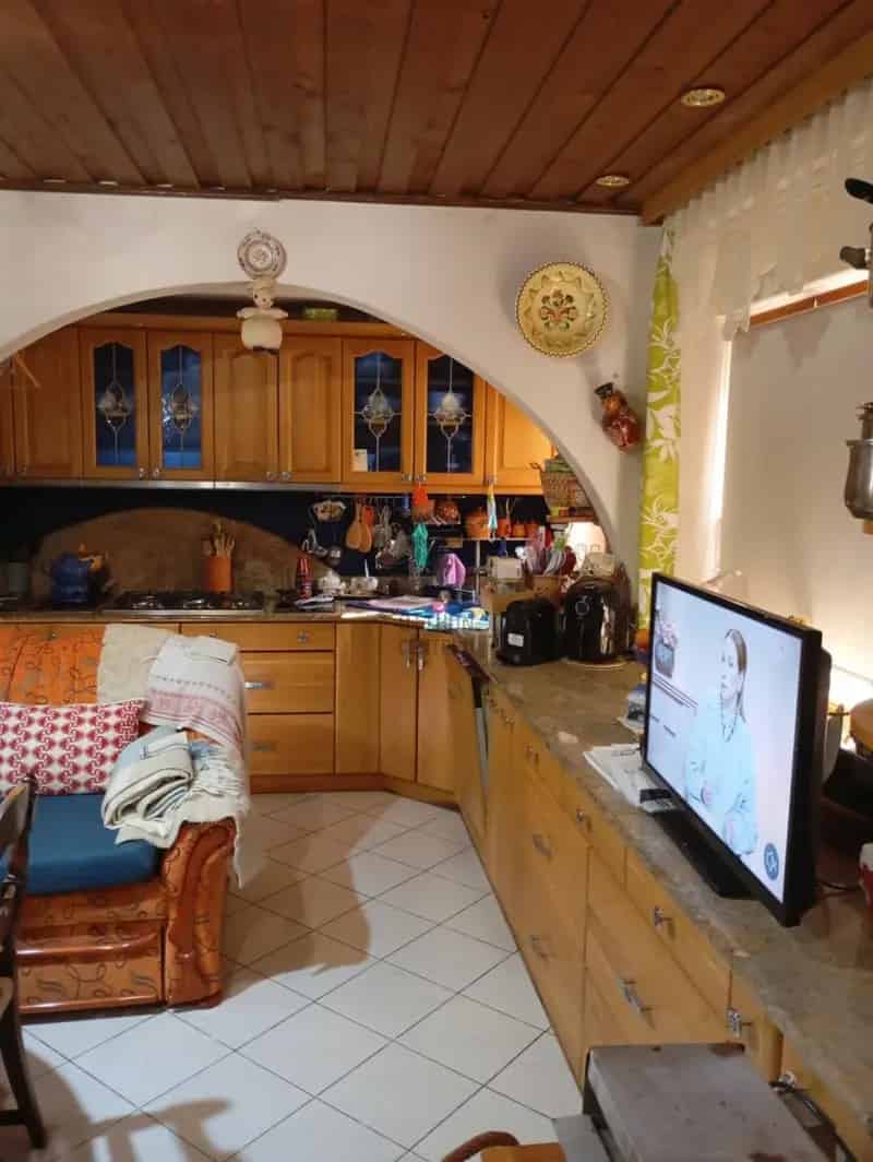 4 szintes családi ház nagy teraszokkal és kerttel eladó