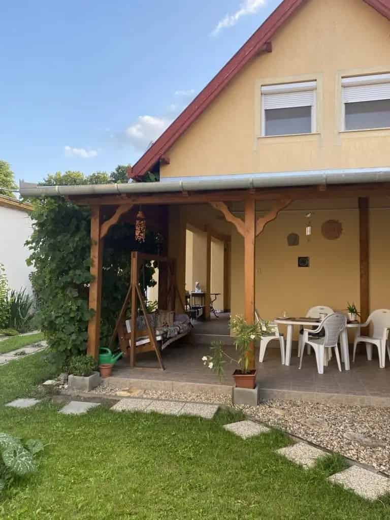 Békéscsaba Belváros - Felújított családi ház eladó