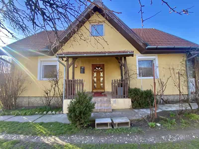 115 nm-es családi ház Sülysápon, csendes környéken