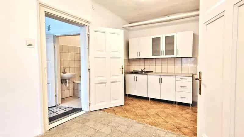 Miskolc 49 nm-es Bútorozatlan Lakás Hosszútávra Kiadó