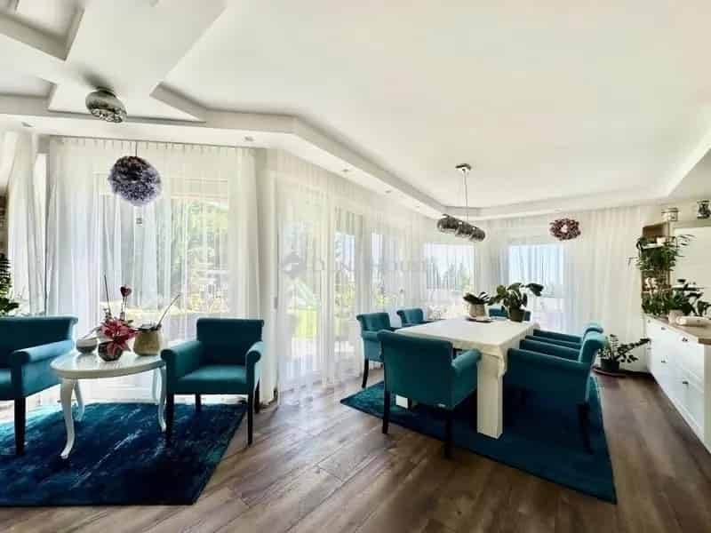186m2-es családi ház Pécsen panorámával dupla garázzsal és wellness részleggel