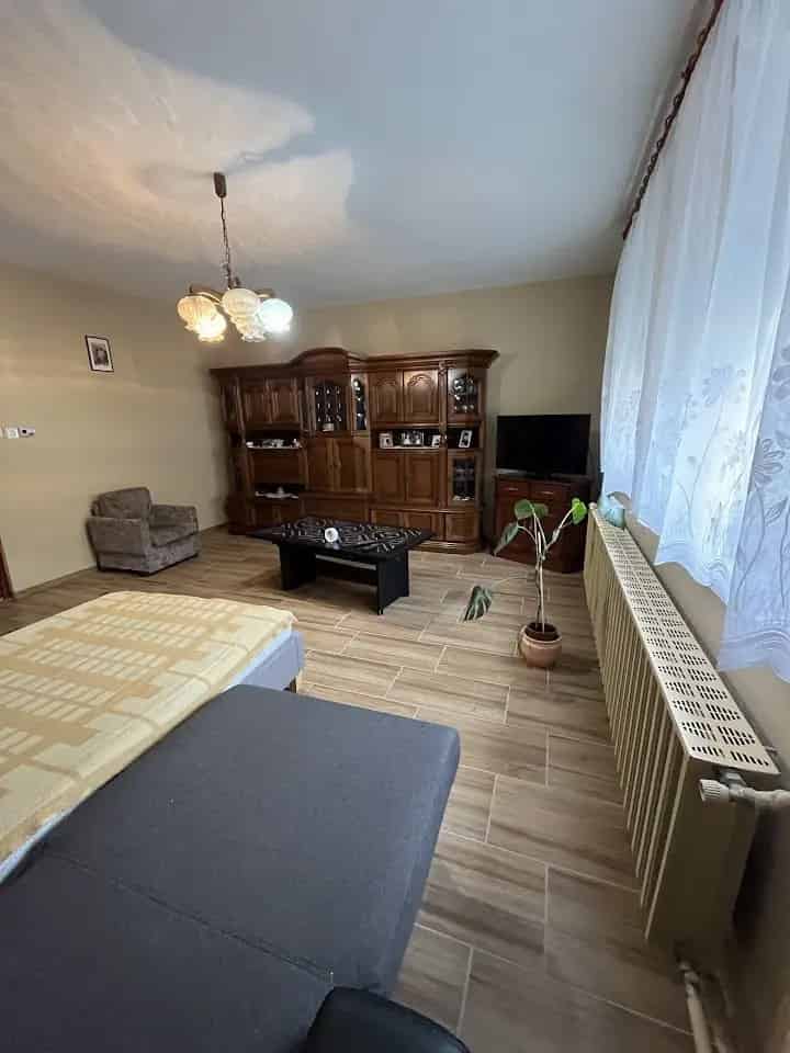 Hőgyész - 120 m2-es felújított családi ház 789 m2-es telken