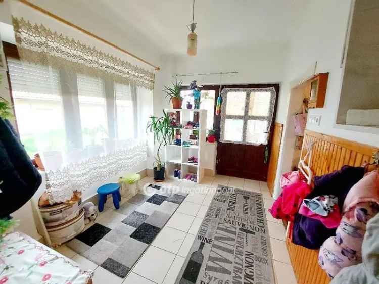 Tiszalök családi ház eladó 90nm 2175nm telekkel