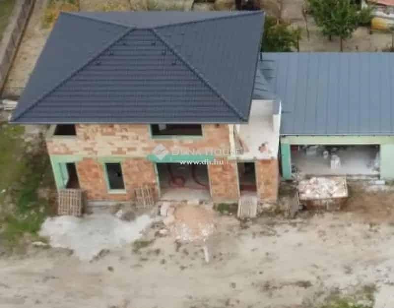 Kecskemét Petőfiváros - Új építésű 135 nm-es ikerház dupla garázzsal
