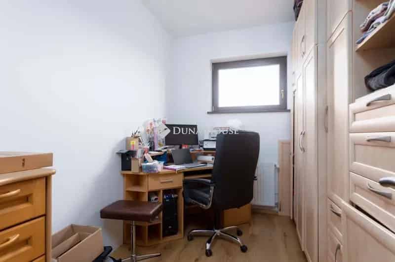 180m2-es családi ház nagy telekkel Mosonszolnokon