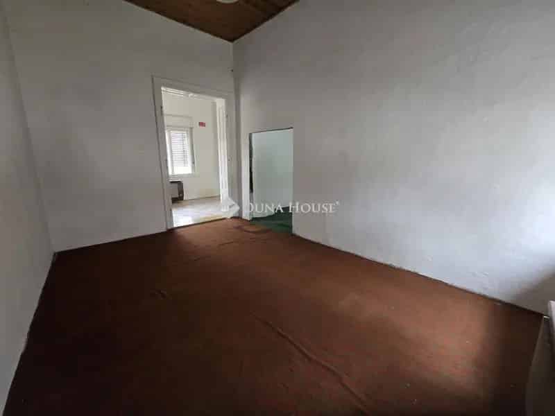 250 m2-es üzlethelyiség kiadó Bólyban