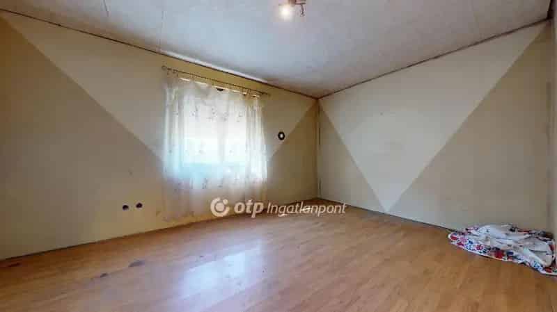 Ongán Eladó Két Családi Ház 756nm-es Telken