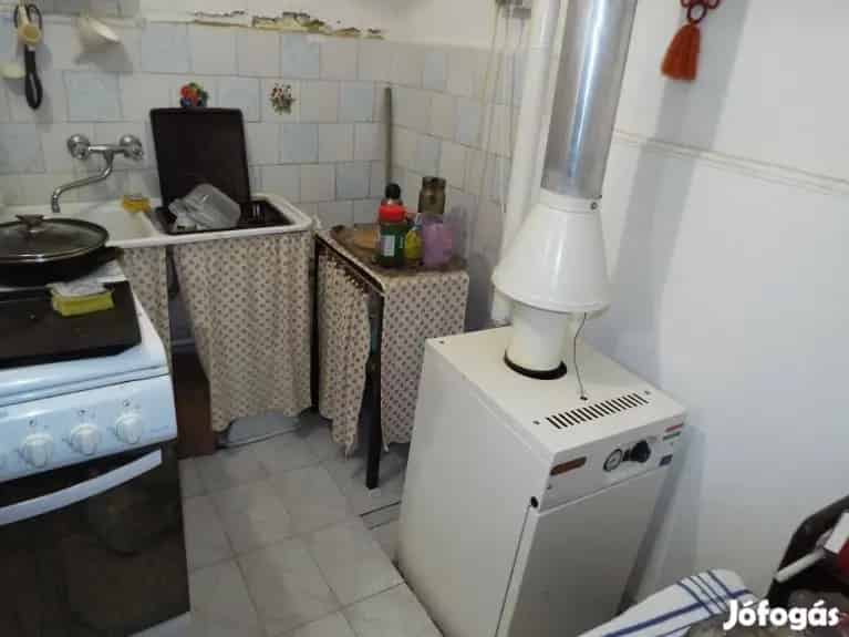 Adonyi eladó ház - 2 szoba, 600m2 telek, gázfűtés