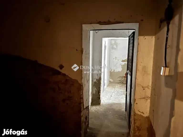 Eladó 83 m2-es pince Szombathely belvárosában