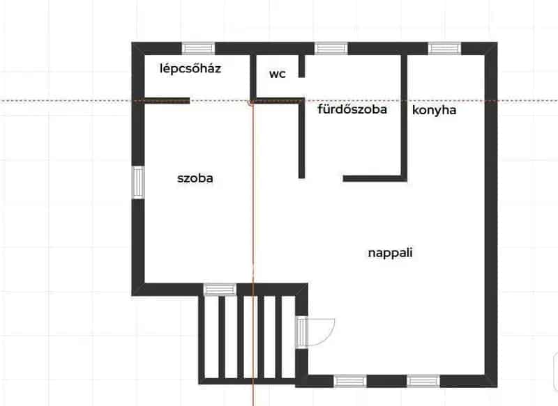 Felújított családi ház 275 nm-es telken saját kúttal