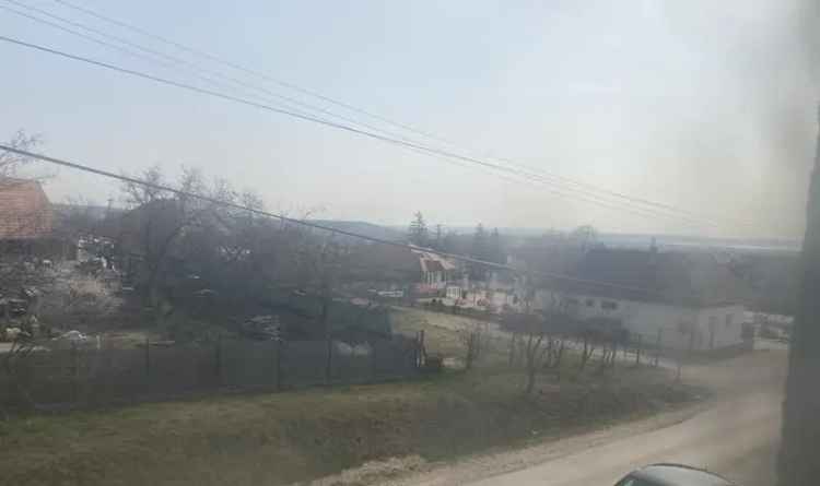 Pákozd panorámás telek 105 m2-es műhellyel eladó