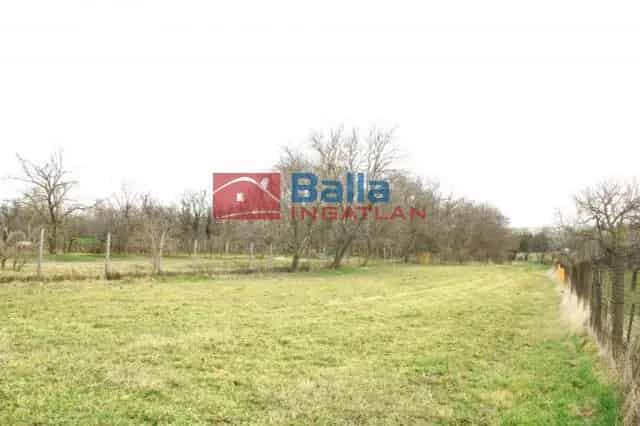 Pázmándi építési telek eladó - 1127 m² - csendes utca